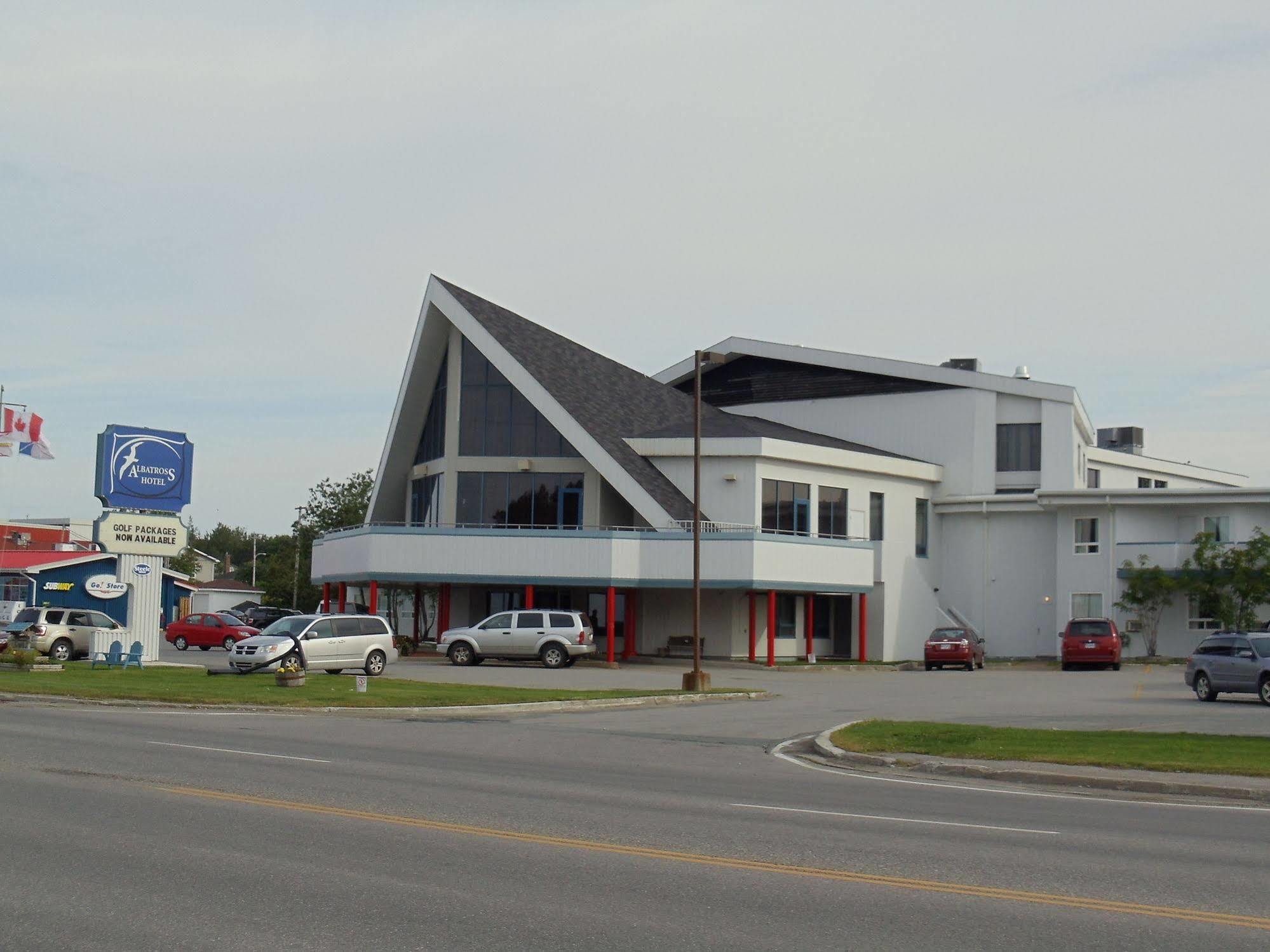 Albatross Hotel Гандер Екстериор снимка