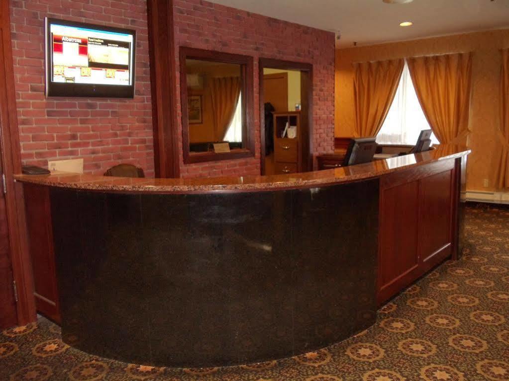 Albatross Hotel Гандер Екстериор снимка