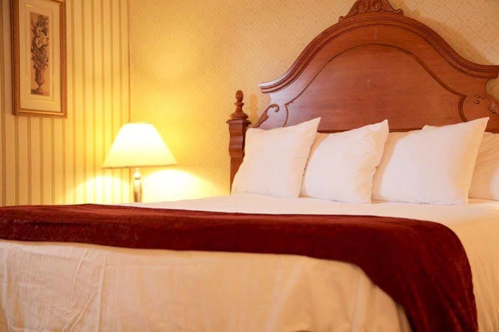 Albatross Hotel Гандер Екстериор снимка