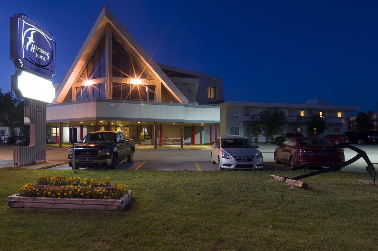 Albatross Hotel Гандер Екстериор снимка